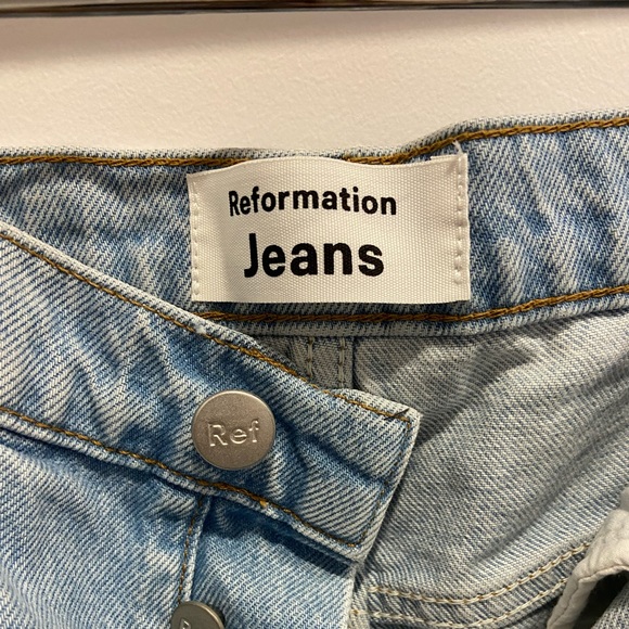 NWT Reformation Max Shorts in Light Denim - Picture 9 of 13